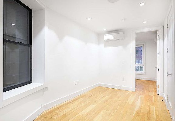 4th image of 1772 2nd Ave APT 2