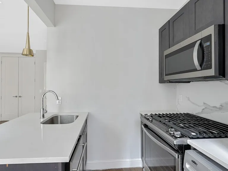 218 E 74th St #3R — Photo 6