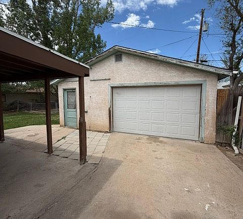 3rd image of 2631 Forsythia St