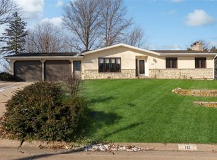 707 Dunlap St, Victor, IA 52347