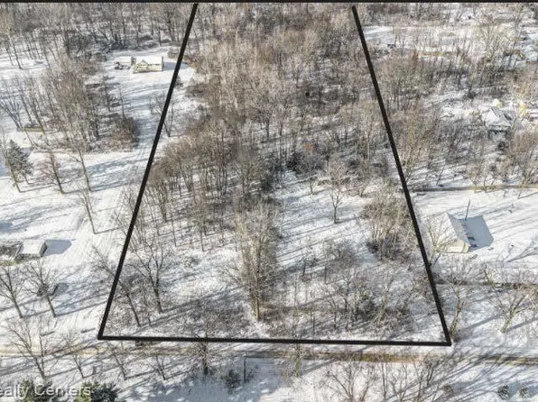 25700 Karr Rd, Belleville, MI 48111