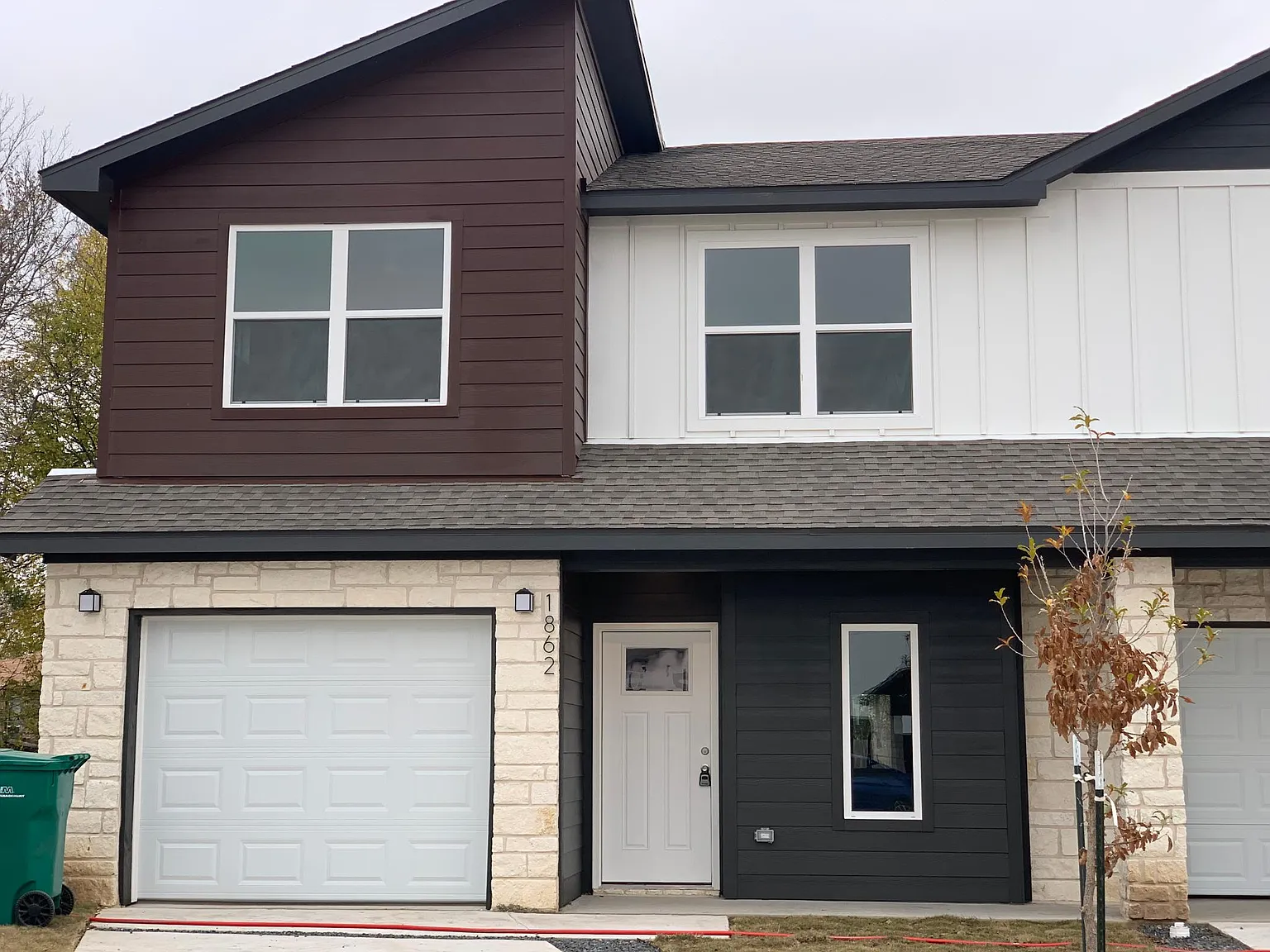 4 bed, 2.5 bath, 1683 sqft, $1,795 — Photo 2
