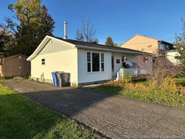 308 Princess St, Dalhousie, NB E8C 2E9