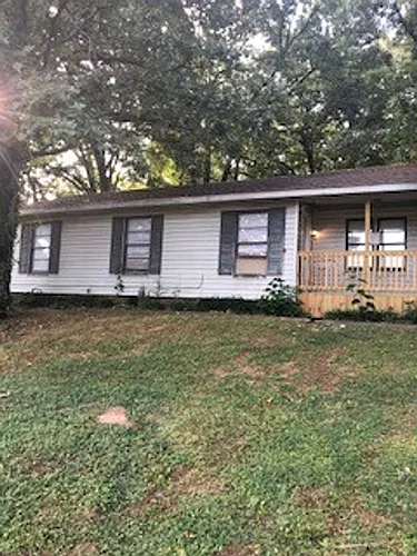 3204 Independence St Photo 1