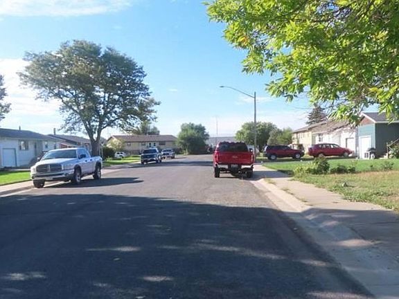 Exterior Neighborhood (street photo)