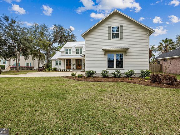 3rd image of 200 Carrington Ct