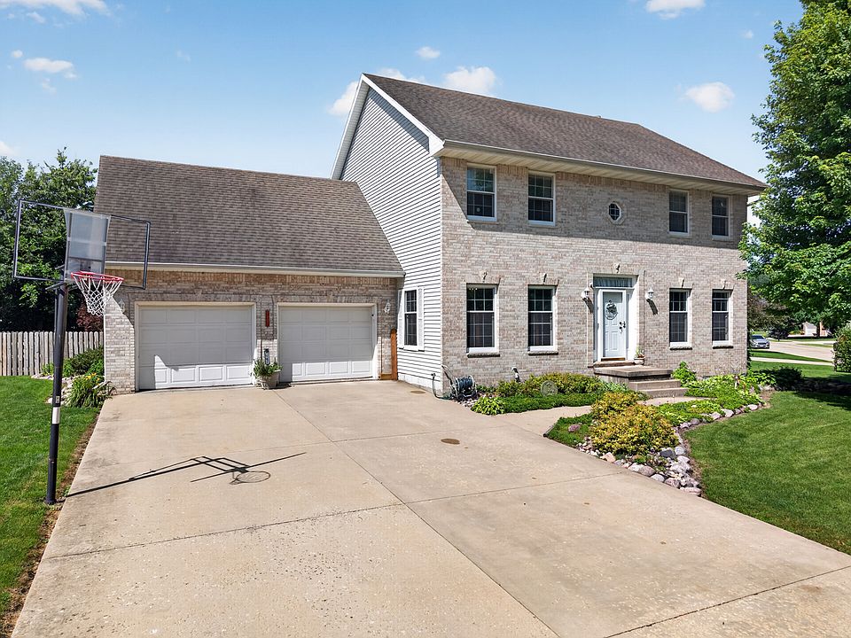 1st image of 1101 Country Oak Dr