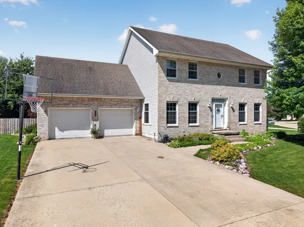 1101 Country Oak Dr, Ottawa, IL 61350