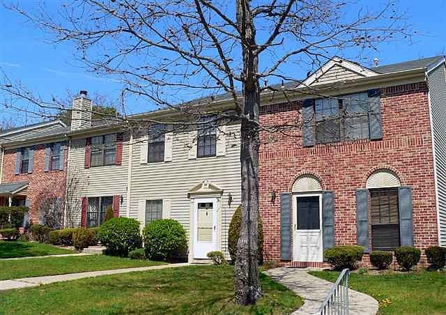 1st image of 30 Greenwich Dr #2007