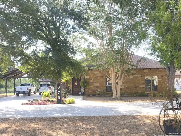678 STUART RD, Adkins, TX 78101