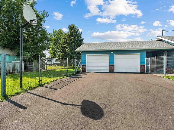 3rd image of 518 Bryden Dr