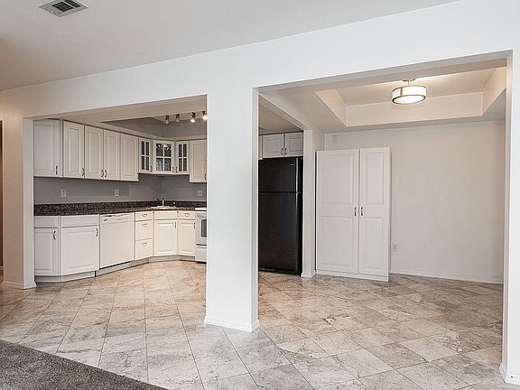 2nd image of 5174 Hollow Wood Ct APT D