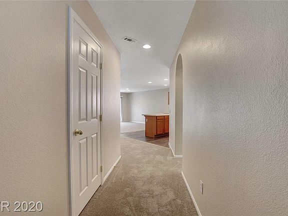 3rd image of 5317 Santa Fe Heights St