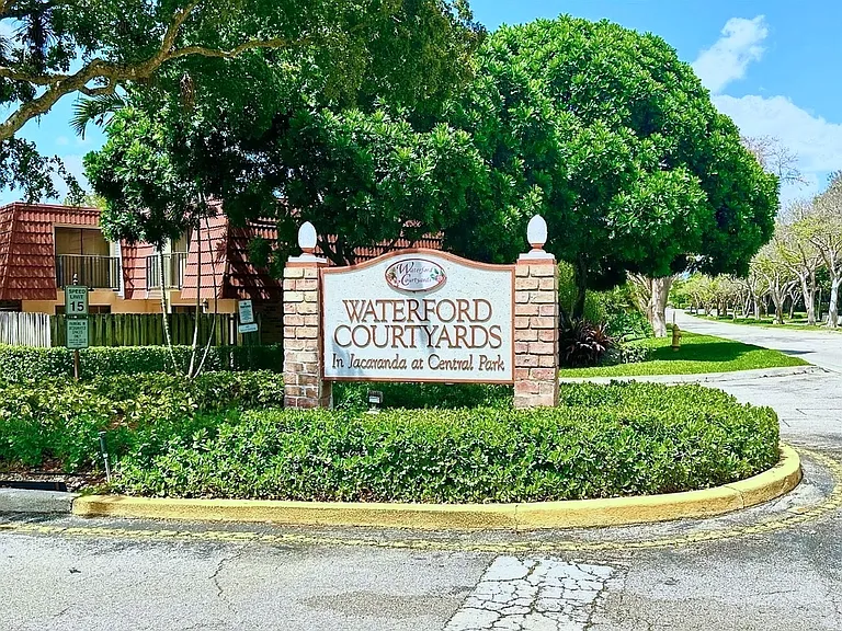 768 NW 99th Cir — Photo 34