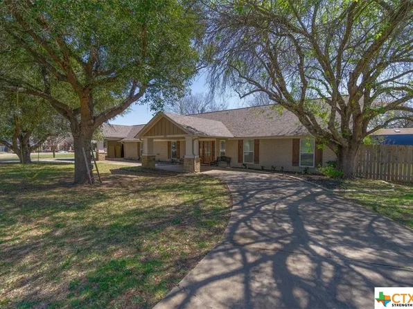 1501 Stagecoach Cir, Salado, TX 76571