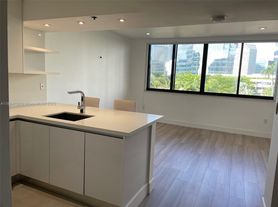 540 Brickell Key Dr