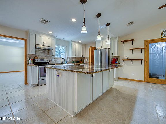 3rd image of 4623 Rosemary St
