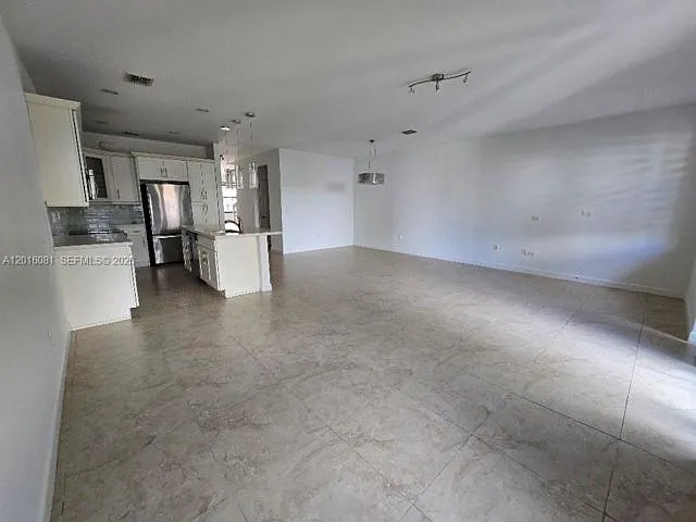 5810 NW 104th Path — Photo 11