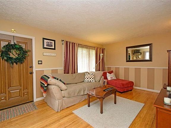 4th image of 505 Oak St