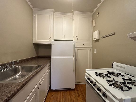 3rd image of 1095 Osceola Ave #201