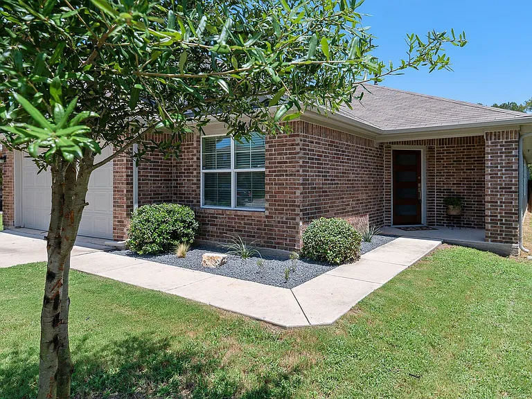 19304 Great Falls Dr — Photo 3