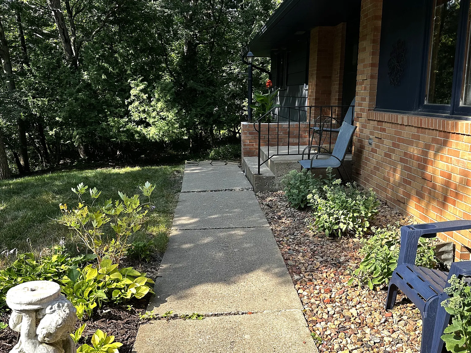 4 bed, 2800 sqft, $3,000 — Photo 2