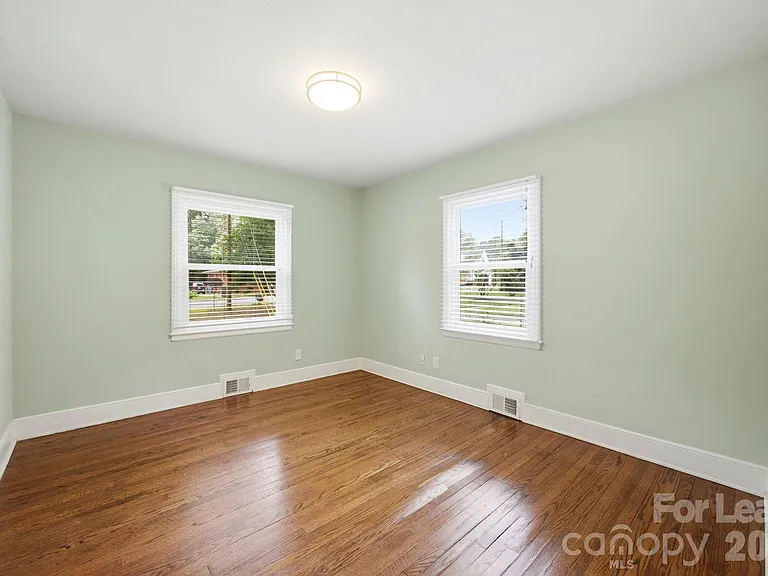 2727 Springway Dr — Photo 18