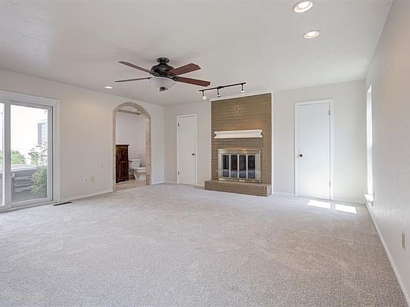 5th image of 612 S Willowood Dr