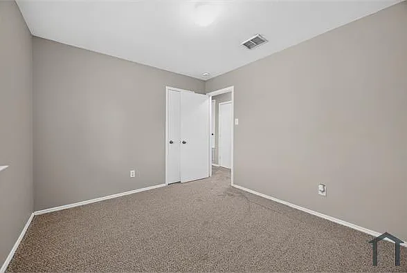 1432 Oak Hollow Ln — Photo 6