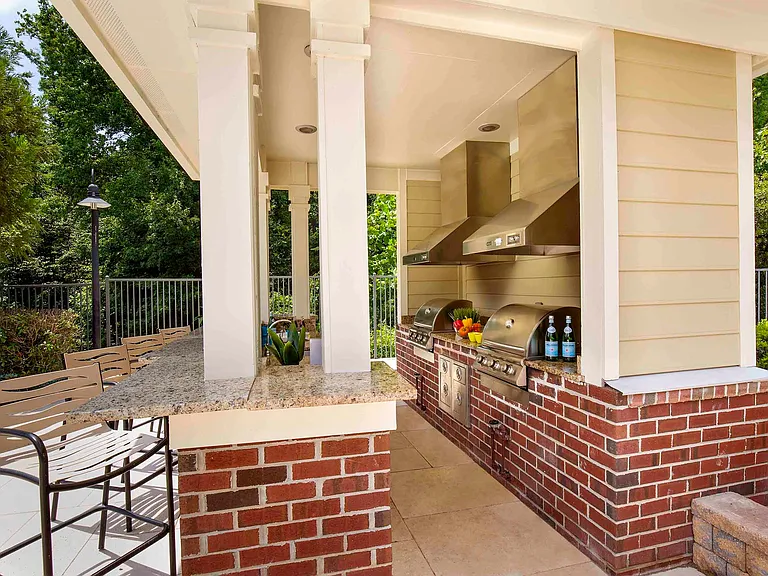 Outdoor grills and chef's kitchen