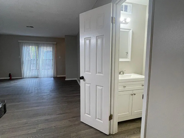 1282 Creekside Ct SE — Photo 7