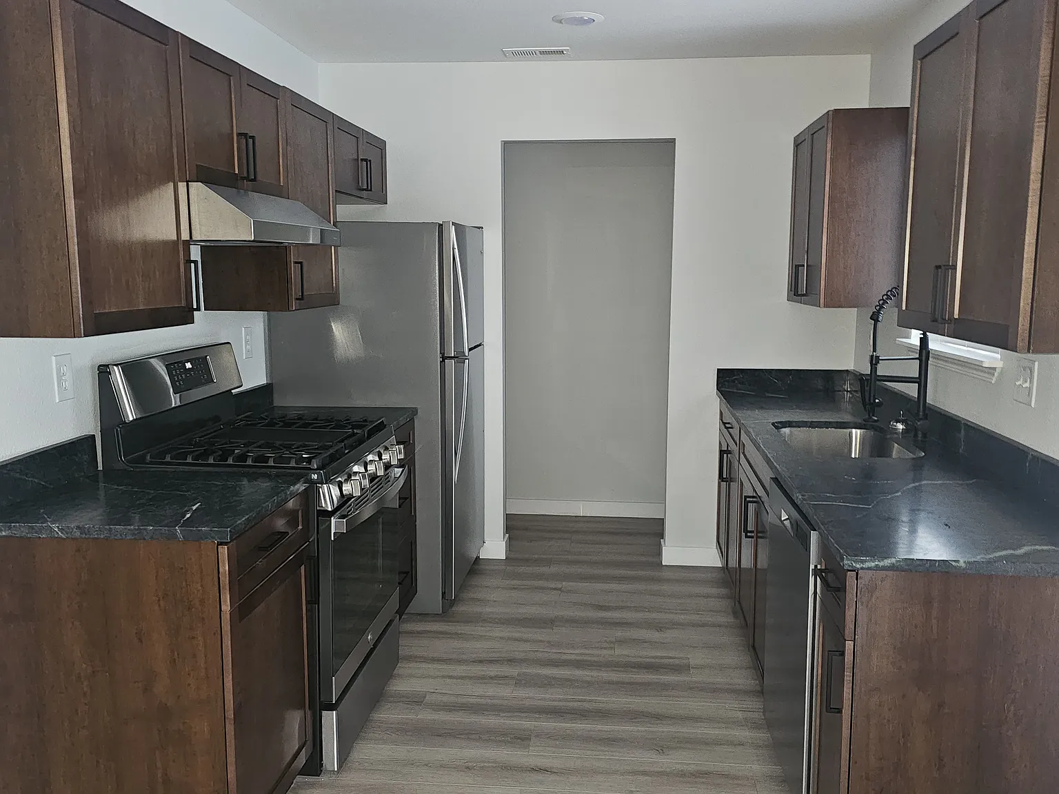 2 bed, $1,695 — Photo 4
