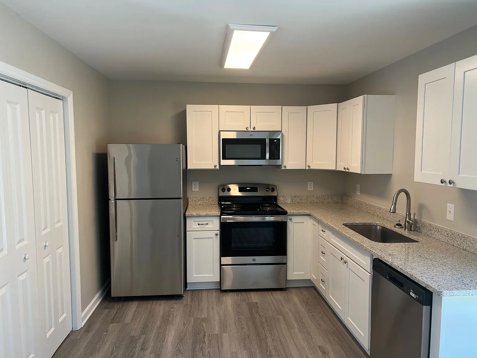 2 bed, 1.5 bath, $1,295 — Photo 3