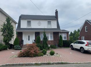 1626 Ponsi St, Fort Lee, NJ 07024