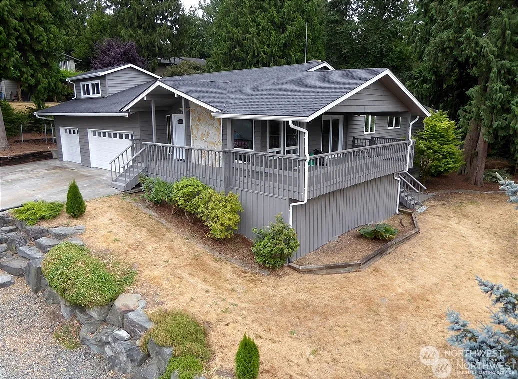 19534 Ridgewood Drive photo 1