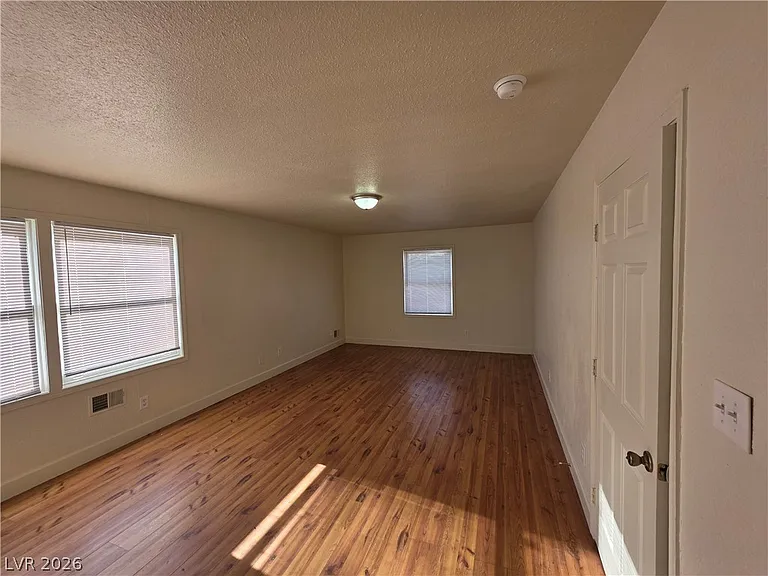 1590 Mustang Dr — Photo 11