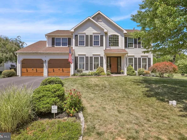 1115 Stonehenge Dr, Reading, PA 19606