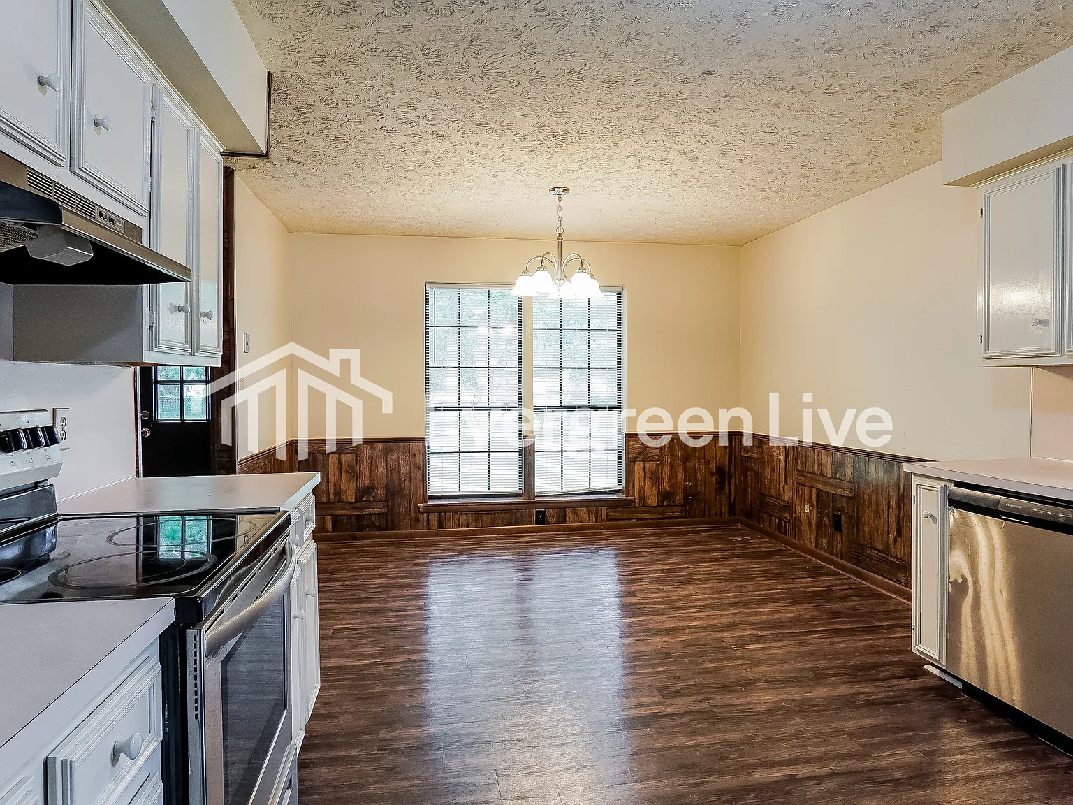 3 bed, 2.0 bath, 1800 sqft, $1,595 — Photo 3