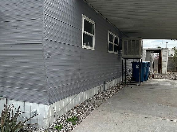 4th image of 2830 Palm St #329