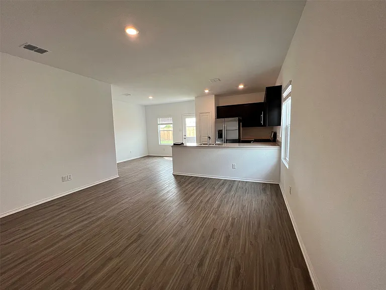 415 Halfmoon Dr — Photo 3