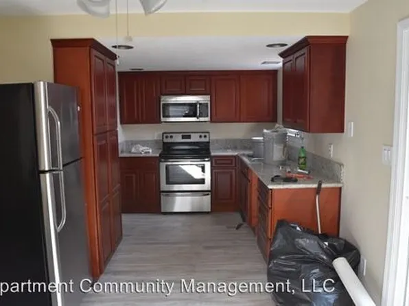 11705 SE Market St, Portland, OR 97216