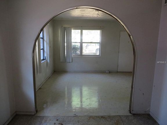 5th image of 2830 Palmadelia Ave