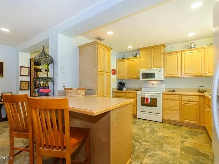 5439 Waterside Dr — Photo 10