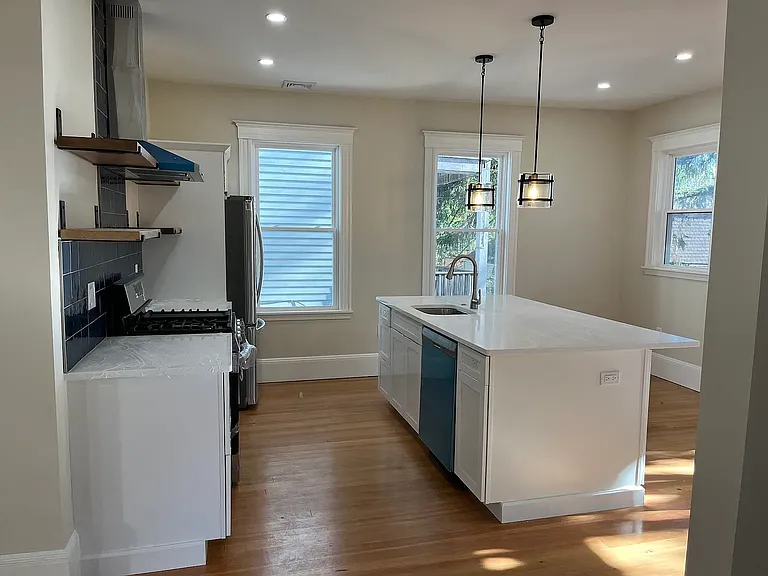 20 Taft St #2A — Photo 5