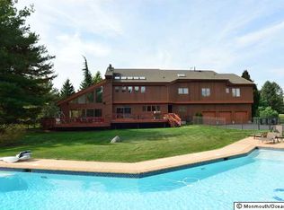 3 Cottage Ln, Marlboro, NJ 07746