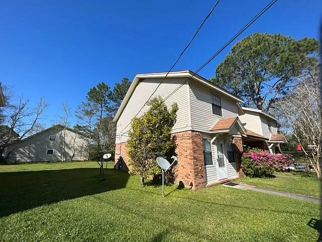 Building Photo - 537A Schneider Dr