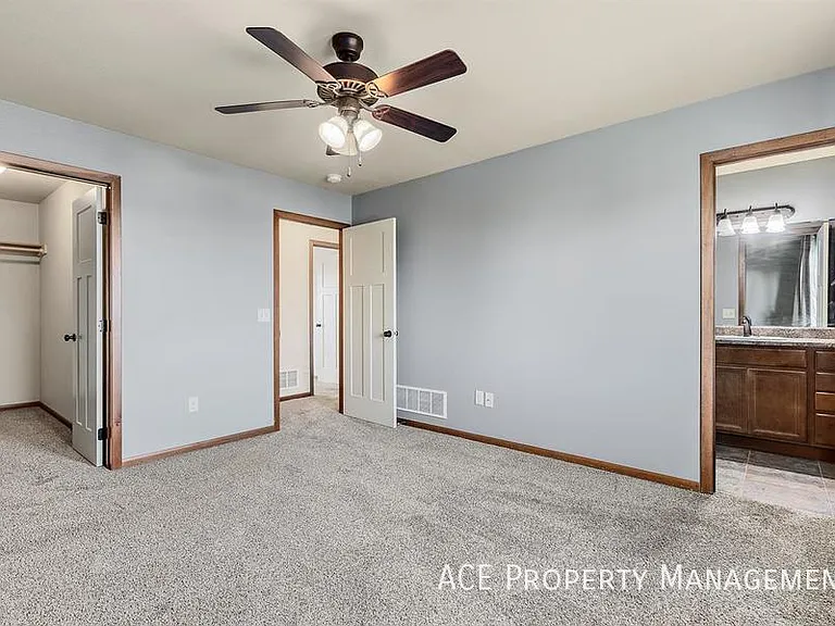 3119 New England St — Photo 7