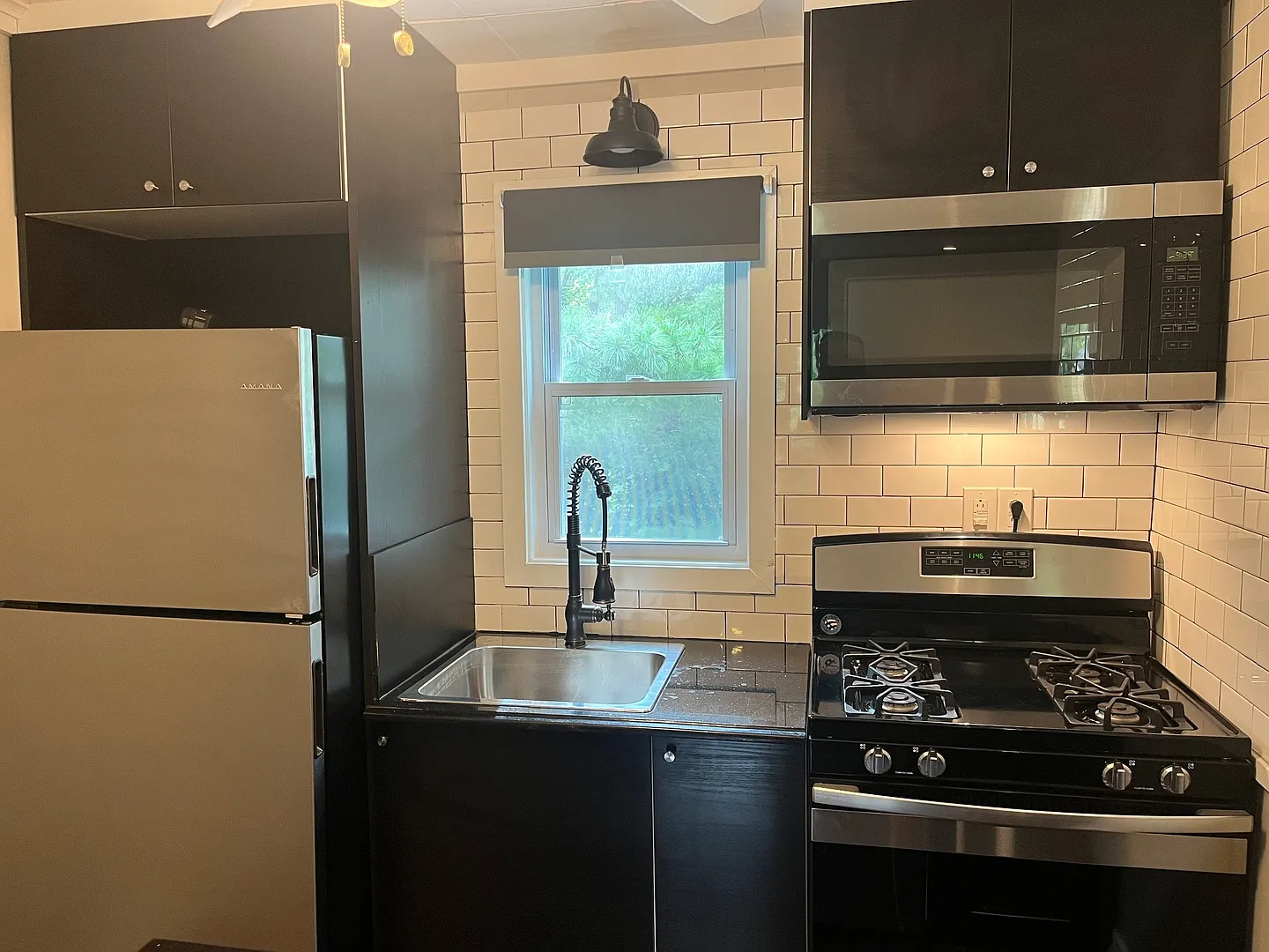 2 bed, 700 sqft, $1,850 — Photo 4