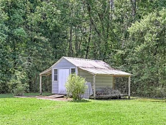 3rd image of 63034 Northwood Dr