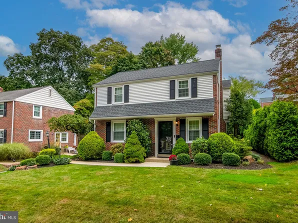 17 Beechwood Dr, Reading, PA 19606